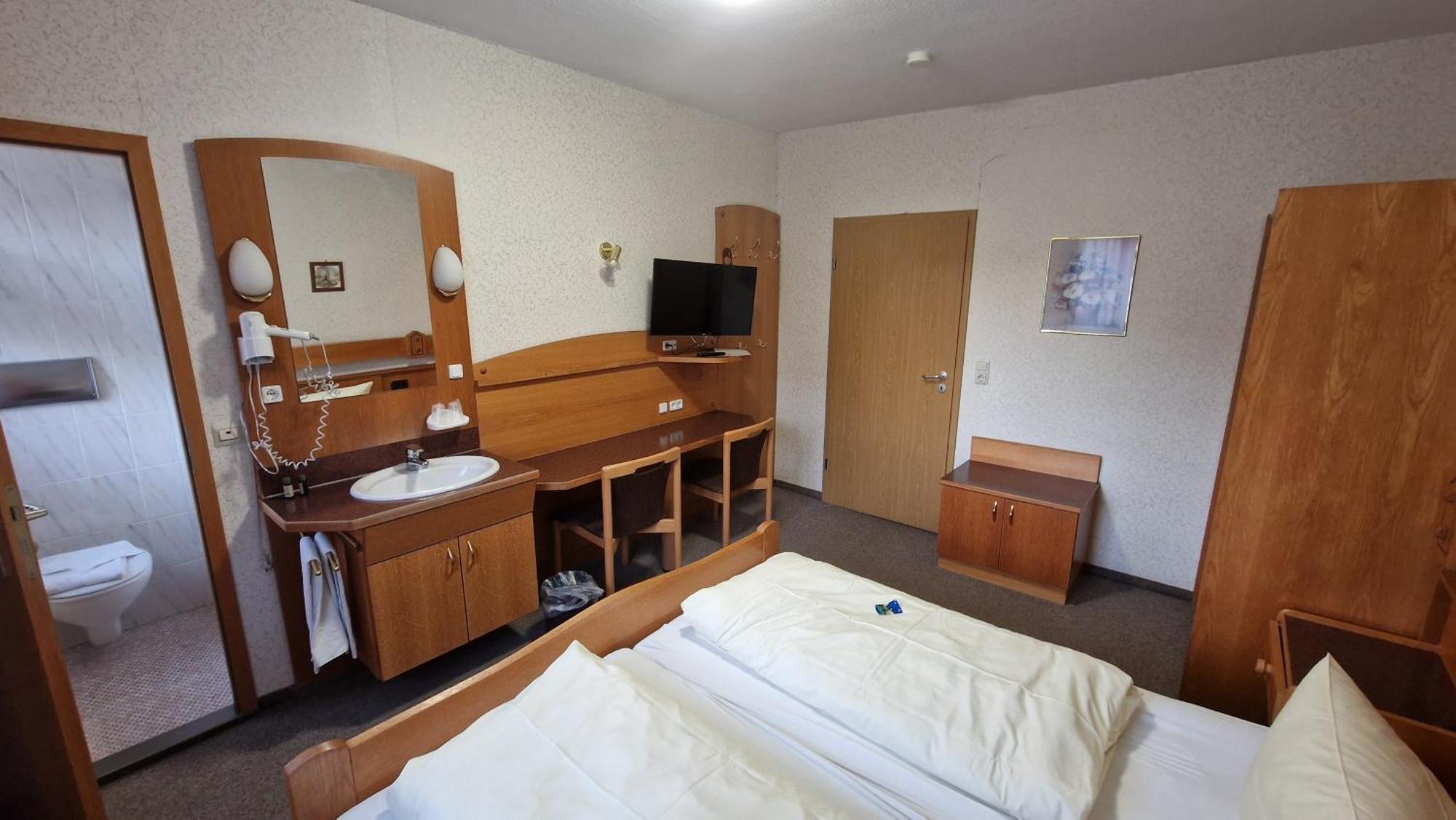 Schwarzer Adler - Hotel Garni Ipsheim Zimmer foto